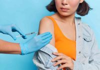 a-women-take-a-vitamin-B-vaccine