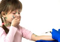 young-girl-receives-chickenpox-vaccine-from-doctor